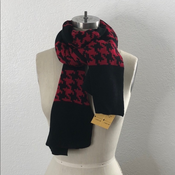 New red saks fifth avenue houndstooth scarf shrug - Picture 1 of 5